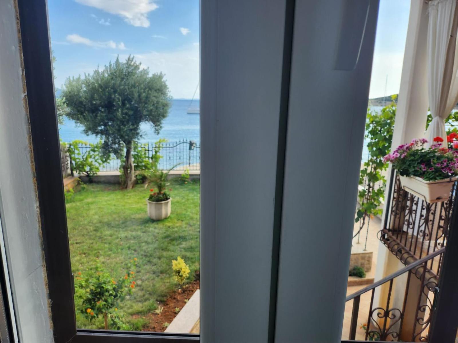 Vila Dora - Studio Dora Martinšćica Εξωτερικό φωτογραφία